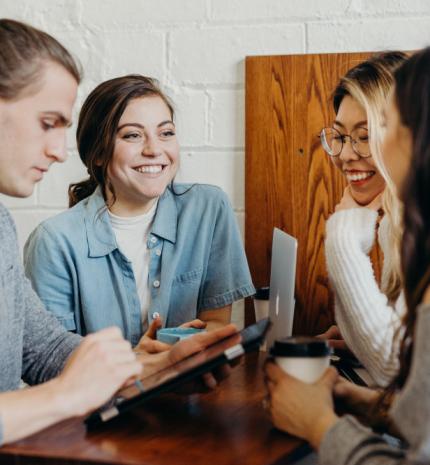 Így ugorhatod meg a small talk-ot - avagy trükkök, amelyek feldobják a csevegést