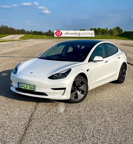 A legjobb alternatíva – Tesla Model 3