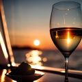 Mi köze Marie Antoinette-nek a pezsgőkehelyhez és a szesztilalomnak a martinispohárhoz? - Stylelife, divat, életmód, stílus