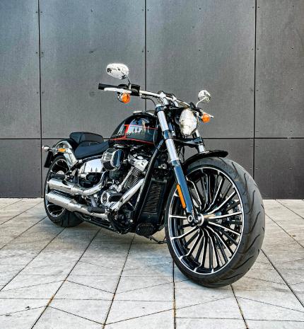 Vulkánkitörés – Harley Davidson Breakout 117