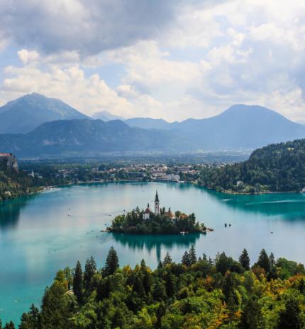 Szlovéniába tervezi a nyaralását? Fontos tanácsok a most Szlovéniába utazóknak