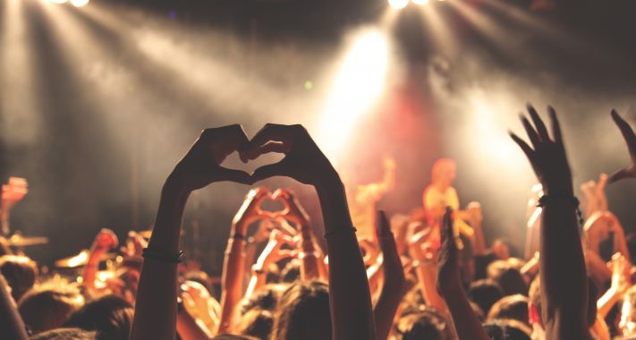 SZIN: ötvenöt év, ötvenöt új név