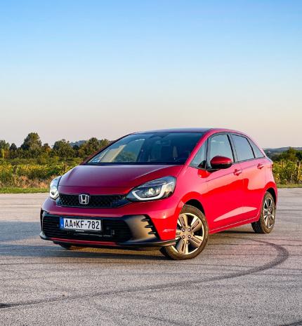Kívül kicsi, belül nagy – Honda Jazz 1.5 i-MMD Hybrid Advance