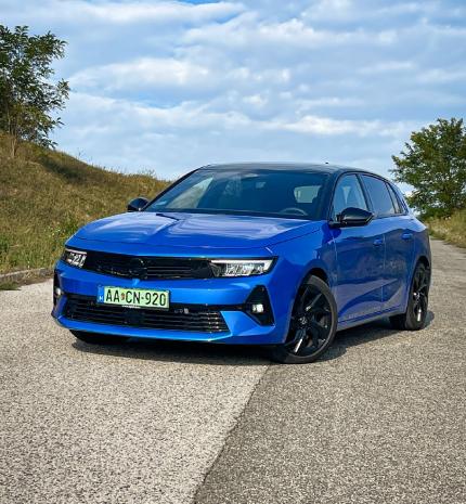 Astra inclinant sed non cogunt– Opel Astra PHEV GS