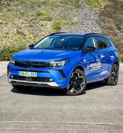 Örülök, hogy újra látlak! Jól nézel ki! – Opel Grandland Plug-in Hybrid Ultimate