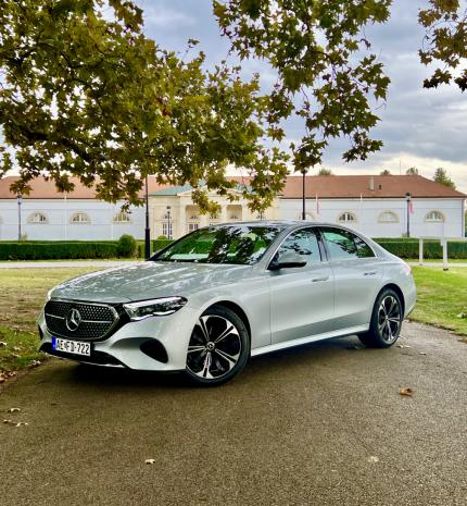 Szemet gyönyörködtető látvány – Mercedes-Benz E osztály bemutató