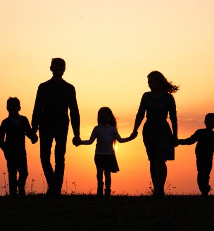 A szülői köteléket nem a bírósági végzés vágja el ..