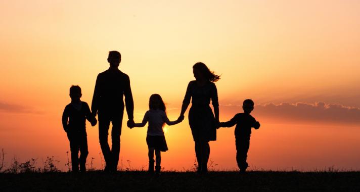 A szülői köteléket nem a bírósági végzés vágja el ..