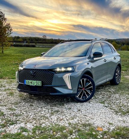 A divat fővárosából – DS 7 E-Tense 300 4x4