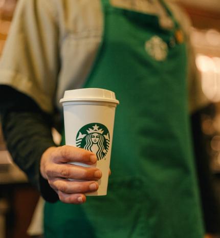 Első magyarországi autós kávézójának megnyitójára készül a Starbucks