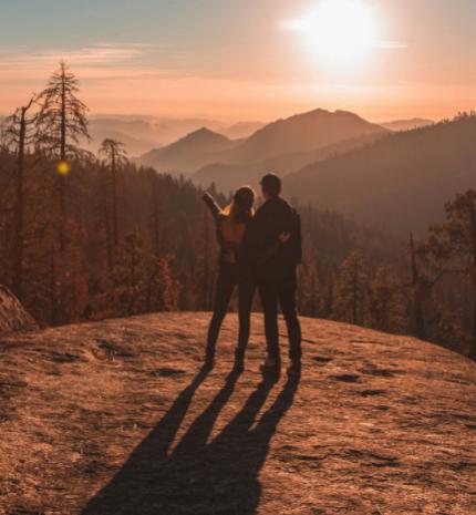 A Vénusz és Uránusz kvadrátjának feloldása könnyebbséget hoz a kapcsolati dinamikákban