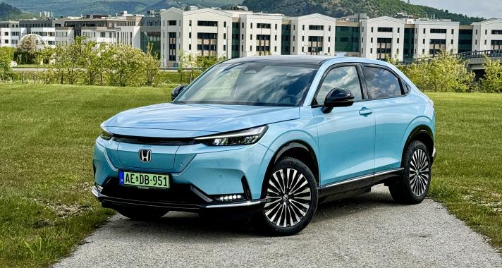 Kisbetű, nagybetű, szám és speciális karakter – Honda e:Ny1