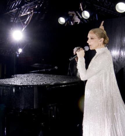 A gyógyíthatatlan beteg Céline Dion is énekelt az olimpiai megnyitón