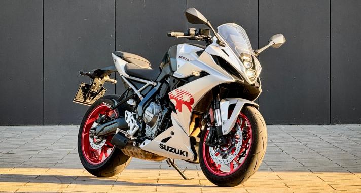 Sportköntös – Suzuki GSX-8R