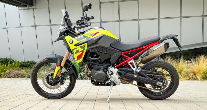 Nem állva szeretünk bele – BMW F 900 GS