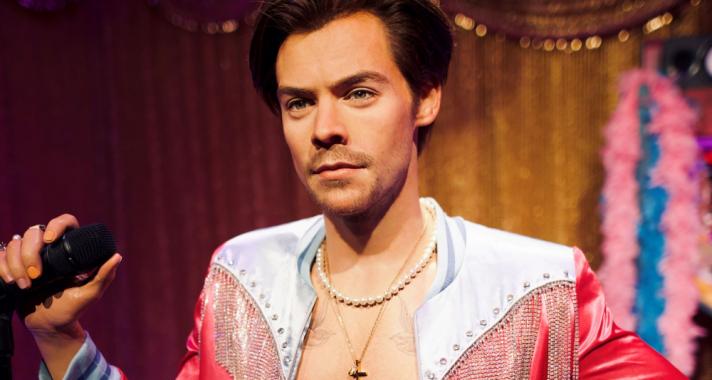 Harry Styles a belvárosban: zenei sztár és stílusikon érkezett a Madame Tussauds Budapest produkcióba