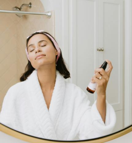 Őszi bőrápolási kalauz: Hogyan készítsd fel bőrödet a hűvösebb időre