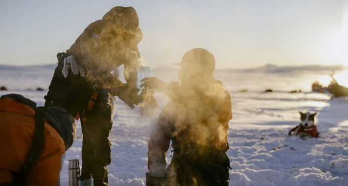 A skandináv sarkvidék kutyaszános felfedezésére szinte bárki képes – Indul a jelentkezés a 20. évfordulóját ünneplő Fjällräven Polarra!