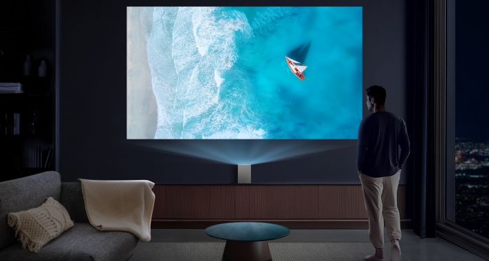 Projektor, lámpa és hangszóró egyszerre: multifunkciós, három az egyben projektort mutat be az LG