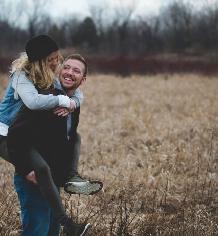 Nekünk dolgunk van egymással
