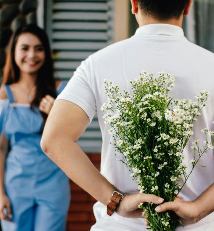 A Nő nem a virágtól ragyog,hanem attól, ahogy szeretik