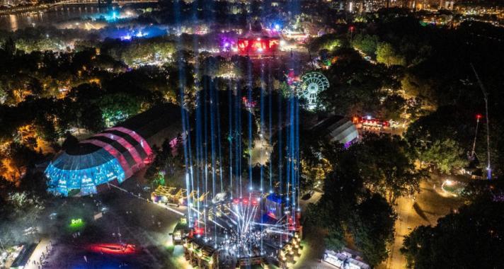 Sziget: alkonyattól pirkadatig