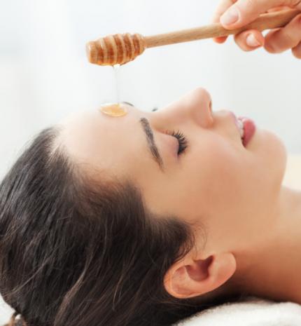 A legszorgosabb szépségszakértők - A méhek világnapján megmutatjuk, mit köszönhet nekik a bőröd