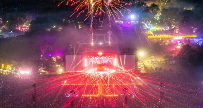 Színes madarakkal repülünk idén a Szabadság Szigetére