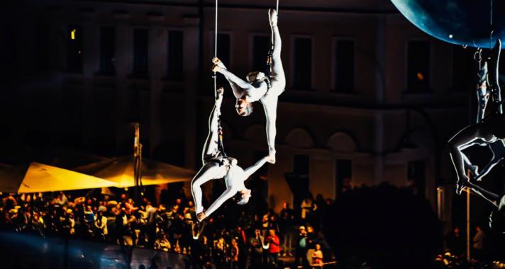 Hipnotikus, balettszerű mozdulatok 30 méter magasban a Szigeten