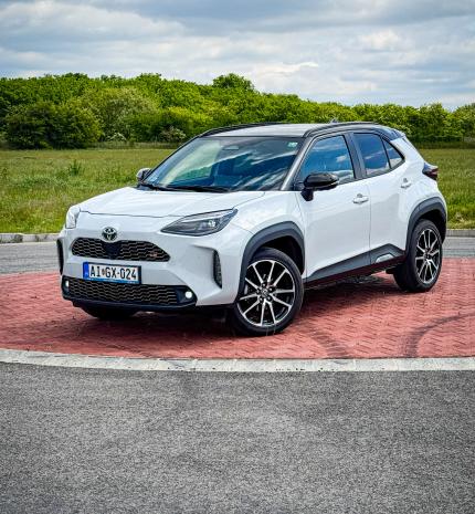 Autó & Motor - Toyota Yaris Cross GR Sport – A Kis SUV, Amiben Megvan a GR Lelke?