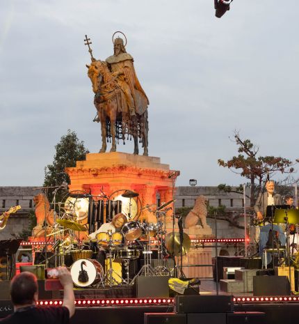 Alázat és nagyszerűség a Budai Vár falai között - Mandoki Soulmates koncertbeszámoló