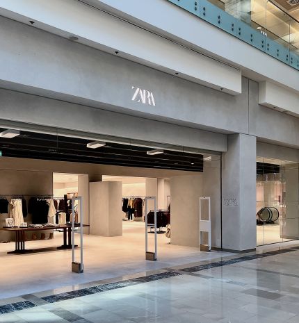 Hírek - A legnagyobb hazai üzleteit nyitotta meg a Zara és a Stradivarius az Arena Mallban