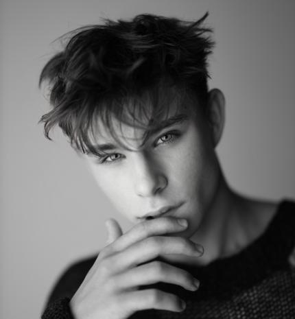 Több mint 70 ezren látták már – ismerd meg Lukács Bálintot, a 15 éves modellt Csornáról