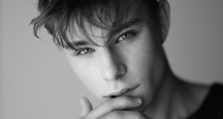 Több mint 70 ezren látták már – ismerd meg Lukács Bálintot, a 15 éves modellt Csornáról