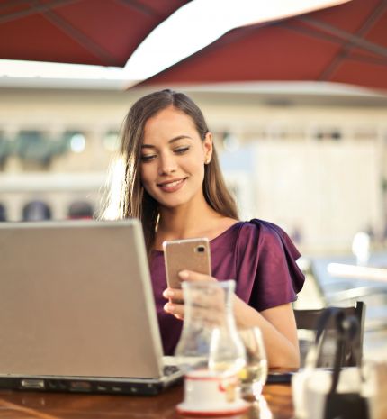 A magyar nők óvatosak, de nyitottak a pénzügyi tudatosságra – az XTB új felmérése feltárja a befektetési szokásokat