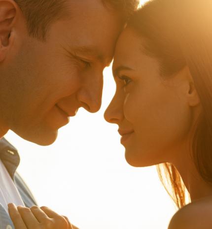 NÉZZETEK EGYMÁSRA. A MEGFELELŐ PARTNER OTT VAN BENNETEK