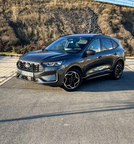 Minden a helyén – Az új Ford Kuga Hybrid ST-Line teszt: A SUV, amiben végre igazán kényelmesen elférünk