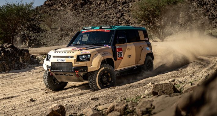 A defender sikeresen debütált az idei Dakaron: hármas győzelem a prológon, a tereprali-világbajnokság nyitányán