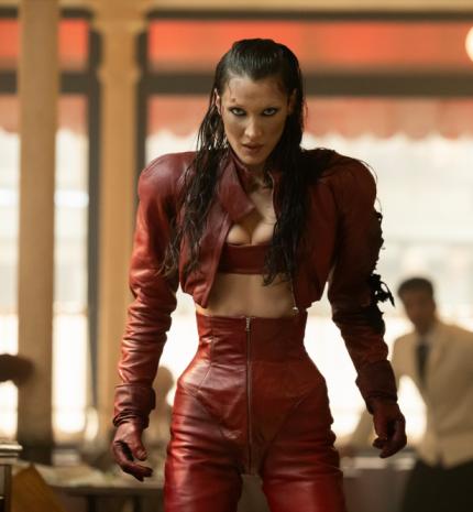 ASHTON KUTCHER, EVAN PETERS, BELLA HADID: SZTÁRPARÁDÉVAL DEBÜTÁL JANUÁR 22-ÉN AZ FX „A SZÉPSÉG” CÍMŰ SAJÁT GYÁRTÁSÚ SOROZAT A DISNEY+-ON