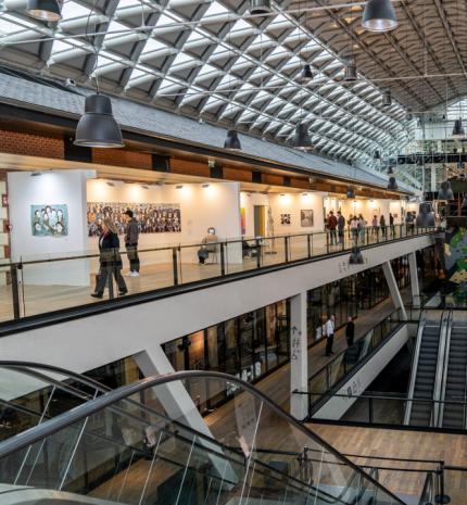 Több százmillió forint értékű műkincset nyel el a Bálna - jön a 8. Art and Antique Kiállítás és Vásár