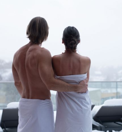 Lelassulás a természet erejével – Fedezd fel pároddal az erdei wellness világát!