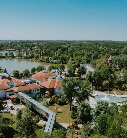 Tavaszi szünet a családdal? Három belföldi úti cél, ahol a kaland és a nyugodt pihenés kéz a kézben jár