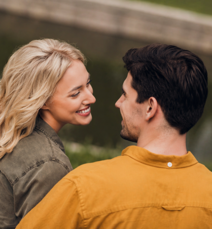 Stylelife - Kozmikus Tükörjáték: Miért Választod Újra és Újra Ugyanazt a Típust?