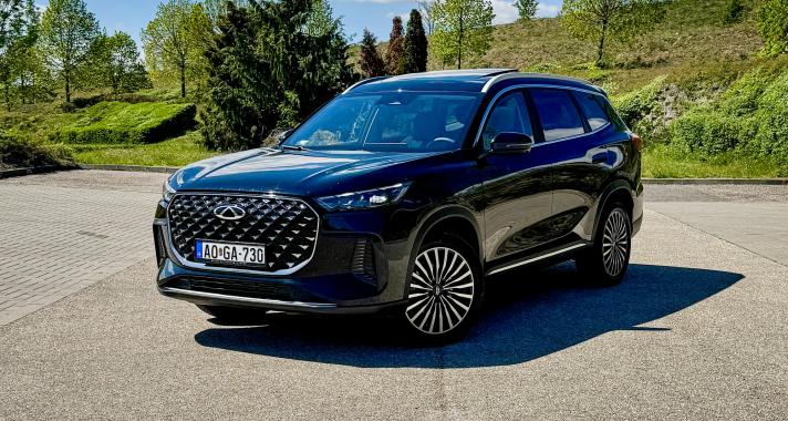 Itt a jobb egy az első osztály – Chery Tiggo 8 stílusteszt