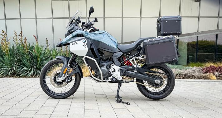 Nem biztos, hogy neked a legnagyobb a legjobb! – BMW F 900 GS Adventure (2026) teszt