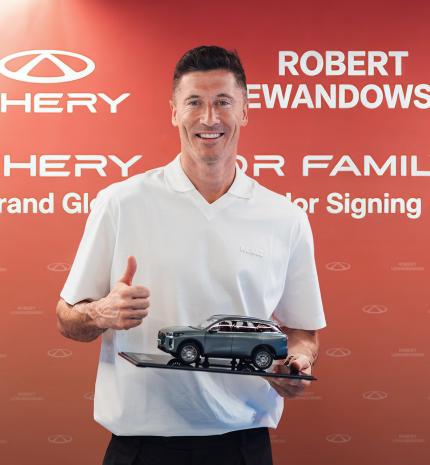 A CHERY hivatalosan bejelentette: Robert Lewandowski lett a márka globális nagykövete Világsztárt igazolt a CHERY!