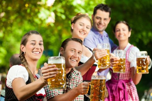 Sörfesztivál Pesten: itt mindenki annyit iszik, amennyit bier