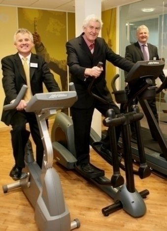 Ez nem vicc: mozogni kell munka közben