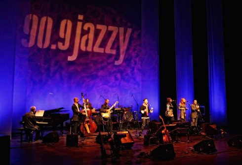 Díjeső a palotában, gitárhősök és a közönség szűnni nem akaró tapsvihara!