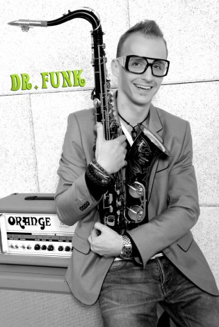 A szaxológus világa - Herold Péter gyógyító erejű muzsikája